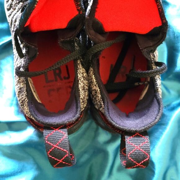 💚Nike LeBron 16 XVI Shoes Men Size 8.5 Oreo Grey Black White A02588-006 - Picture 8 of 11